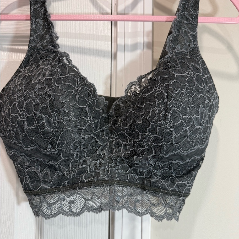 Leonisa
Women's Luxe Lace Underwire Smoothing Bustier